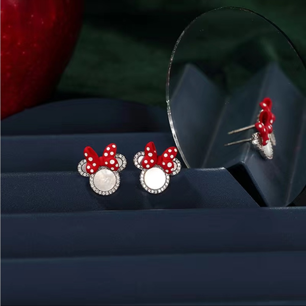 Disney Minnie Mouse Diamond Earrings - Picture 4 of 4